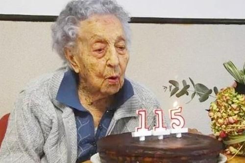 Bí quyết sống thọ hơn 100 tuổi của người phụ nữ lớn tuổi nhất thế giới