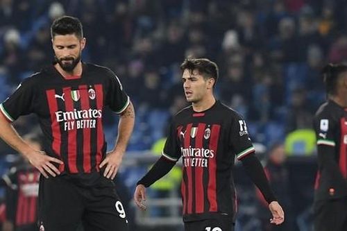 AC Milan thua thảm Sassuolo 2-5, chạm mốc tệ hại nhất lịch sử