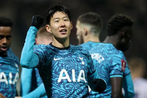 Song Heung-min nổ cú đúp trong chiến thắng của Tottenham