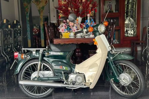 Honda Cub 81 'trùm mền' còn mới cứng được rao bán giá hơn 100 triệu