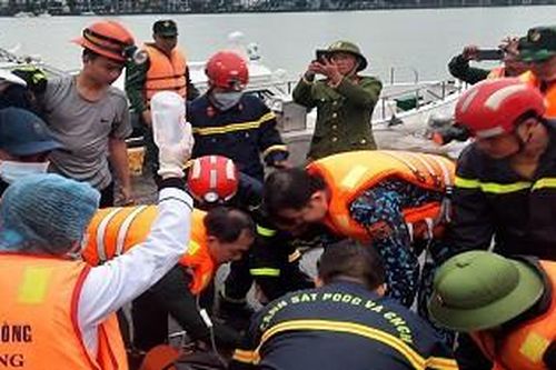 Nam du khách rơi xuống vực sâu ở đèo Hải Vân