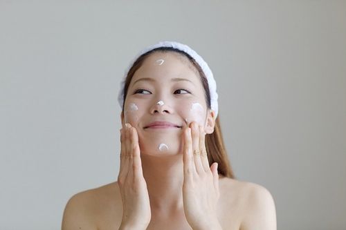 Bí quyết trang điểm trong mùa đông bạn gái không được quên
