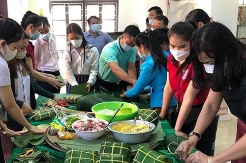 Chăm lo lưu học sinh Lào đón Tết cổ truyền Việt Nam
