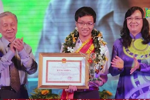 Chàng trai Việt nhận giải thưởng của Viện Toán học Clay