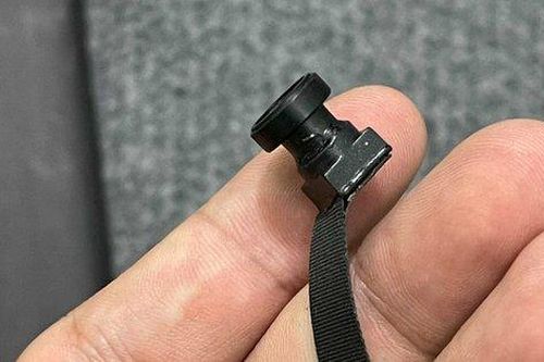 Phát hiện camera quay lén ở một chỗ không ngờ trong phòng ngủ, em vợ sụp đổ khi biết anh rể chính là thủ phạm