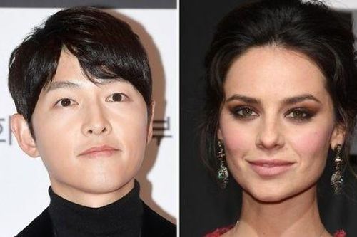 Song Joong Ki kết hôn với bạn gái người Anh, xác nhận bà xã đang mang thai con đầu lòng