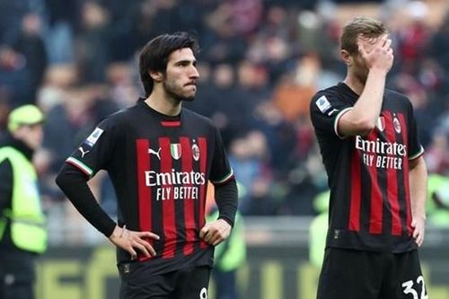 AC Milan thất bại đau 2-5 trước Sassuolo