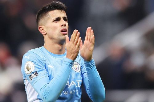Phản ứng của dư luận Anh về thương vụ Cancelo