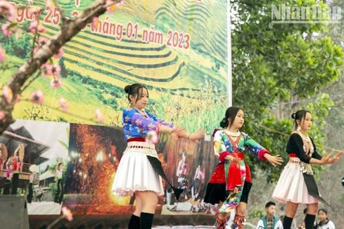 Điện Biên: Doanh thu từ du lịch, dịch vụ tăng 10,5 lần trong Tết Quý Mão