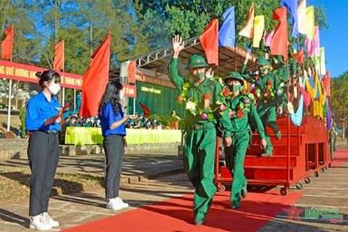 Sổ tiết kiệm tặng thanh niên nhập ngũ