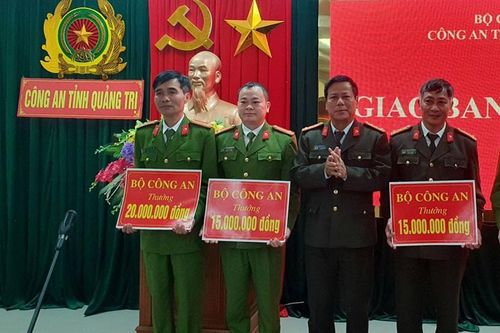 Nhiều đơn vị Công an lập thành tích xuất sắc được Bộ trưởng Bộ Công an khen thưởng