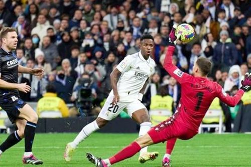 Real Madrid bị Sociedad chia điểm trên sân nhà