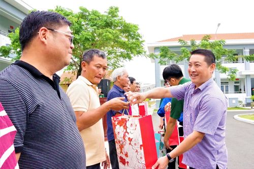 Tuyên truyền pháp luật cho ngư dân trước khi ra khơi đầu năm