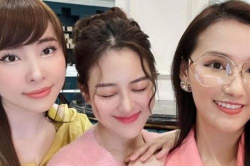 Sao Việt: Minh Hằng lên đồ sang chảnh, Hoa hậu Bảo Ngọc tự tin khoe mặt mộc