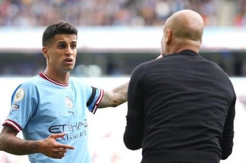 Cãi Pep Guardiola, ngôi sao hàng đầu Man City bị đẩy đi vào phút chót