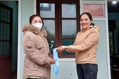 Nhặt được tài sản hơn 15 triệu, người phụ nữ nhờ công an tìm chủ nhân