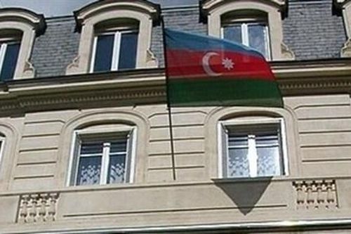 Đại sứ quán Azerbaijan tại Tehran đã ngừng hoàn toàn hoạt động
