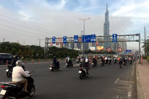 TP Hồ Chí Minh: Các 'điểm nóng' ùn tắc vẫn thông thoáng trong ngày đầu tuần