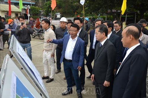 Lãnh đạo TP Đà Nẵng động viên các đơn vị, doanh nghiệp ra quân đầu năm mới