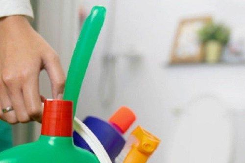 Cô gái suýt đầu độc cả nhà vì một sai lầm khi dọn dẹp nhà cửa