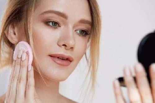 Trang điểm không đúng cách khiến làn da bị lão hóa