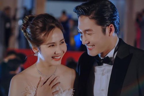 Đình Tú - Huyền Lizzie cùng nhau nhận điều bất ngờ trong đầu năm mới