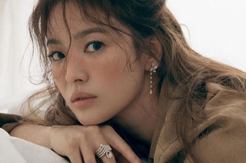 Phản ứng bất ngờ của Song Hye Kyo khi bị chê già