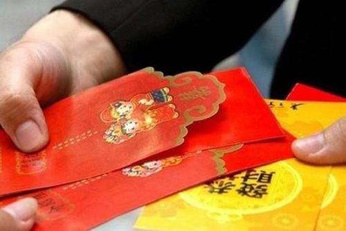 Buổi học đầu tiên sau nghỉ Tết, con cầm về 1 gói đồ khiến bố mẹ muốn 'tăng xông'
