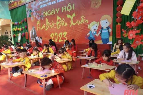 Trường Tiểu học Nguyễn Văn Trỗi tổ chức ngày hội khai bút đầu xuân