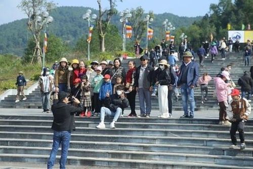 Hà Tĩnh: Đón gần 147 nghìn lượt khách du lịch trong dịp Tết Quý Mão 2023