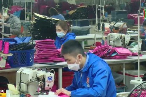 Người lao động kỳ vọng vào năm mới khởi sắc