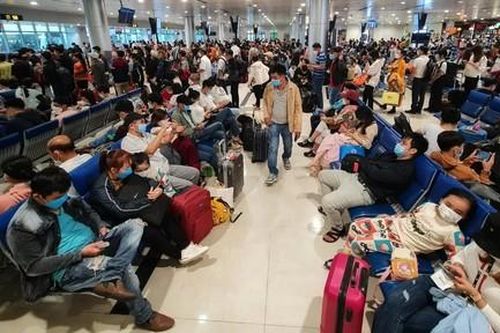 Những ngày sau Tết, sân bay Tân Sơn Nhất có hơn 900 chuyến bay/ngày