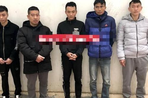 Tạm giữ hình sự 5 đối tượng 'sát phạt' nhau ngày đầu năm