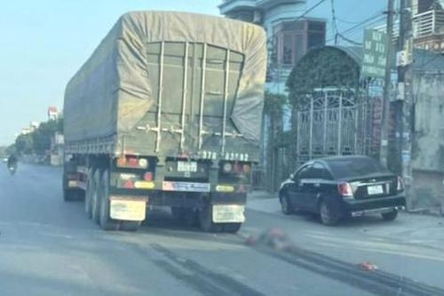 Ô tô đầu kéo va chạm với xe máy, bé trai 11 tuổi tử vong