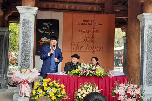 Ra mắt tuyển tập thơ Nguyễn Thị Hồng