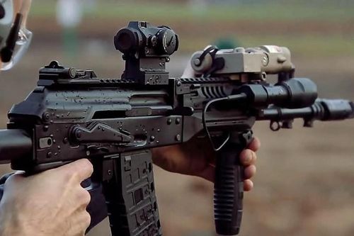 Nga đẩy mạnh sản xuất súng trường tấn công hiện đại AK-12