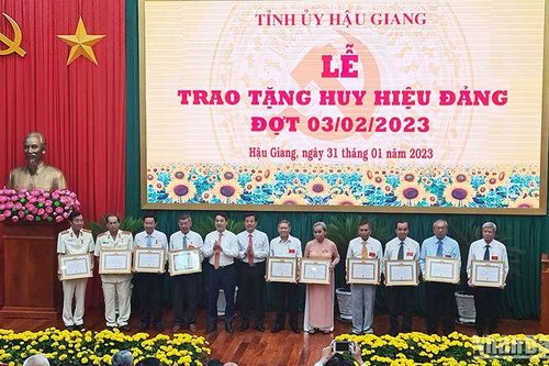 Hậu Giang họp mặt kỷ niệm Ngày thành lập Đảng cộng sản Việt Nam