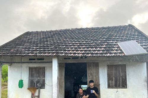 Ước gì gánh được nỗi đau của con!