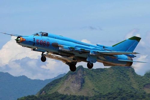 Đôi cánh của tiêm kích - bom Su-22 Việt Nam có gì đặc biệt?
