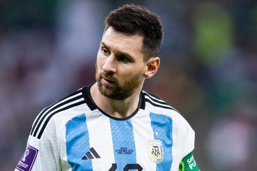 Messi vắng mặt trong Top 5 chân chuyền hay nhất châu Âu