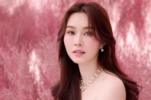 Nhan sắc trong veo của Hoa hậu Đặng Thu Thảo