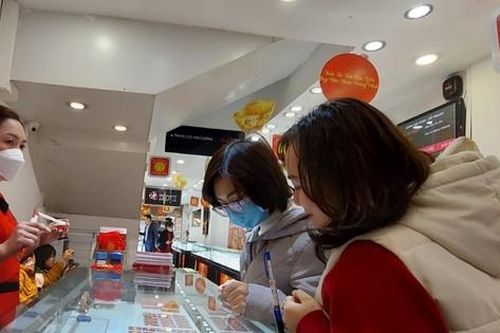 Thua lỗ vẫn mua vàng đón vía Thần Tài