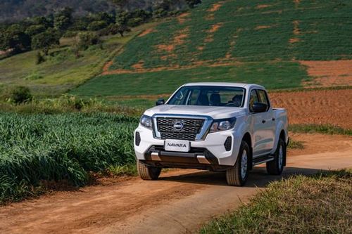 Nissan Navara EL 2WD - 'ngôi sao' bán tải giá dưới 700 triệu đồng