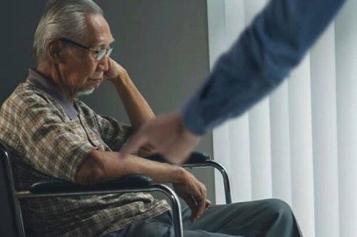 Bệnh dài do con bất hiếu, nhà thịnh do có chó giữ