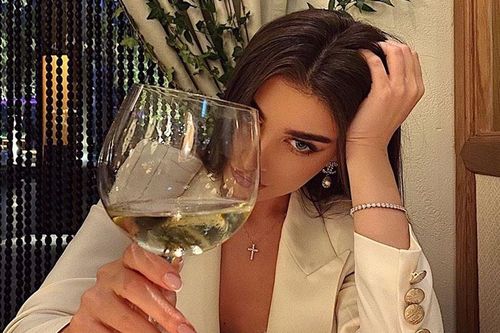 Bí quyết giúp đẩy lùi làn da xỉn màu, khô căng sau một đêm say