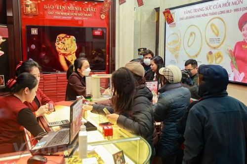 Chênh lệch giá mua và bán vàng tăng rất cao trong ngày vía Thần Tài