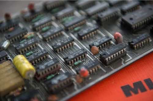 Mỹ, Hà Lan đạt thỏa thuận chặn xuất khẩu chip sang Trung Quốc
