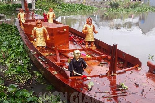 Kiên Giang: Xác minh nguồn gốc thuyền rồng trôi dạt ở U Minh Thượng