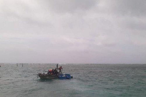 Đảo Đá Lớn giúp đỡ tàu cá của ngư dân tỉnh Phú Yên gặp nạn trên biển