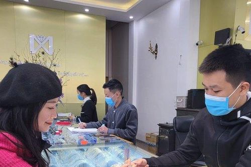 Hà Tĩnh: Giá vàng các tiệm có sự chênh lệch trong ngày vía thần tài